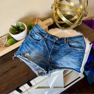 Levi’s 501 Women’s Jean Cut Off Shorts Size 31 #607